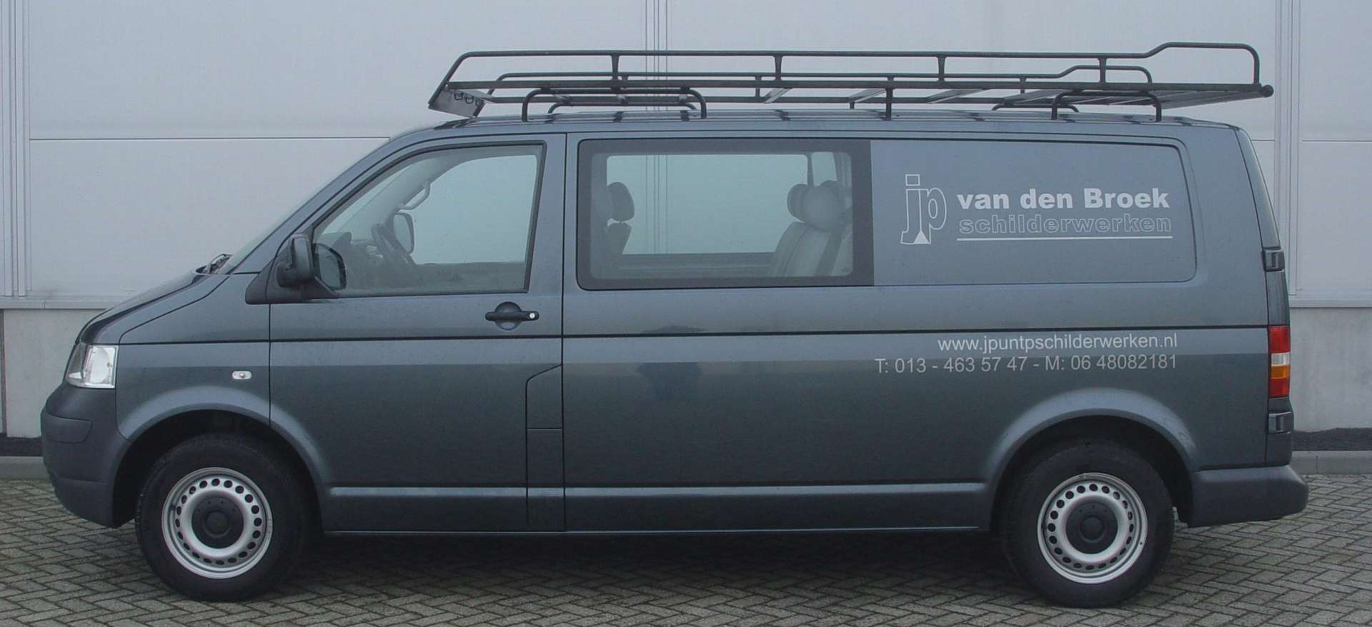 J.P van den Broek Schilderwerken Logo