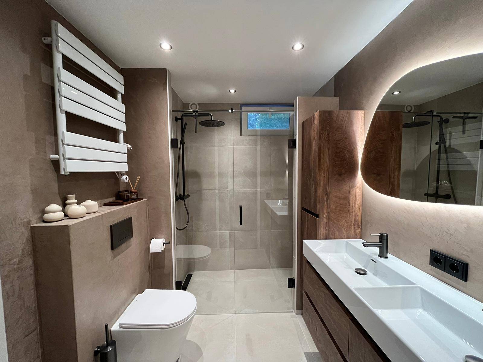 Luckerhof Stukadoors en Schilderwerken Logo