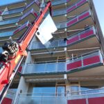 Glas zetten met Hoogwerker we doen het HR ++ Afbeelding 2