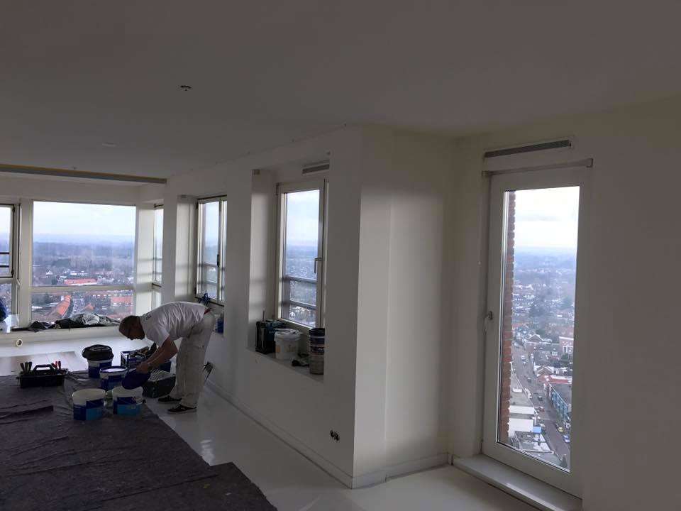 Vind een Top 10 Schilder in Enschede Omslagfoto