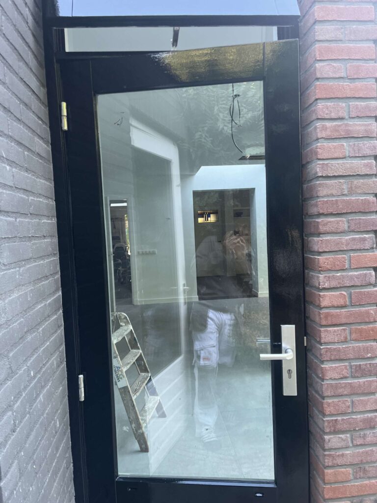 l_5fde094652.jpg