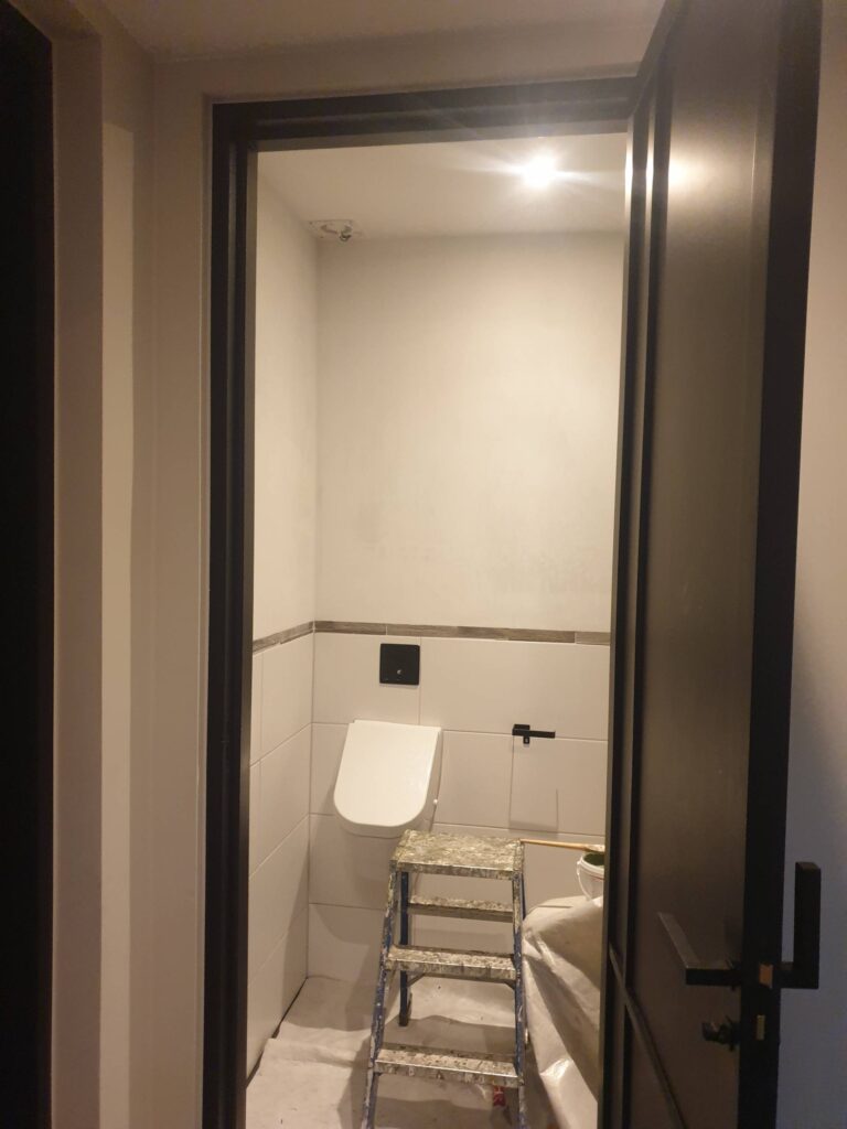 l_647e072590.jpg