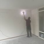 Het schilderen van de gehele woning en plaatsen van een tussen wand. Afbeelding 1