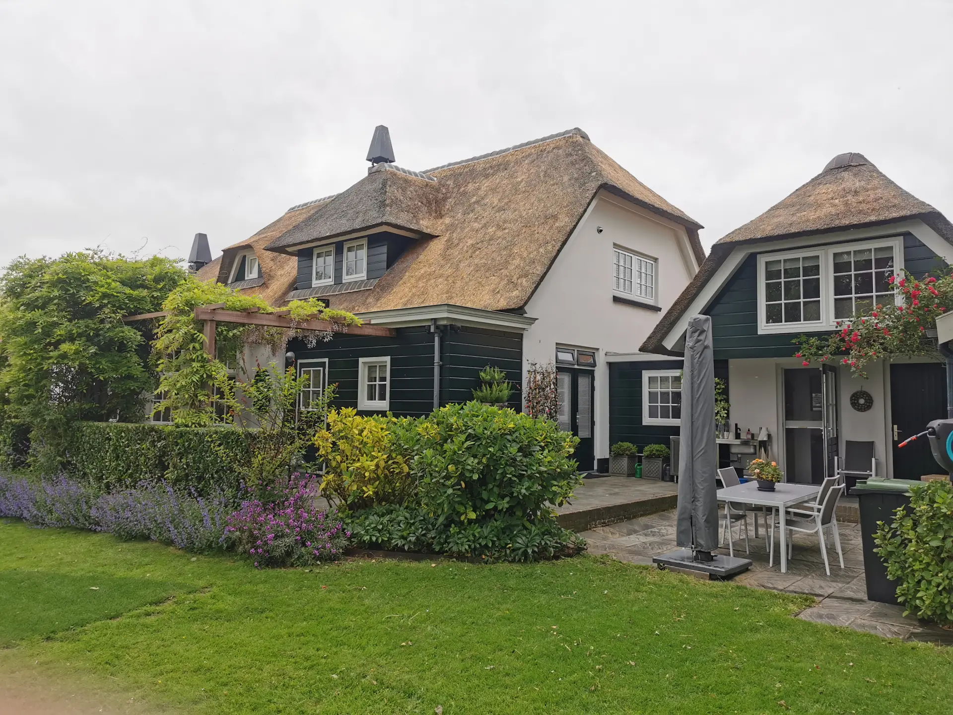 Rvv schilderwerken Logo