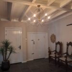 Schuren, gronden en aflakken plafond en deuren Afbeelding 1