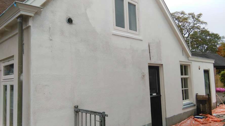 Vind een Top 10 Schilder in Houten Omslagfoto