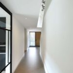 Kubistische villa met strakke lijnen Afbeelding 2