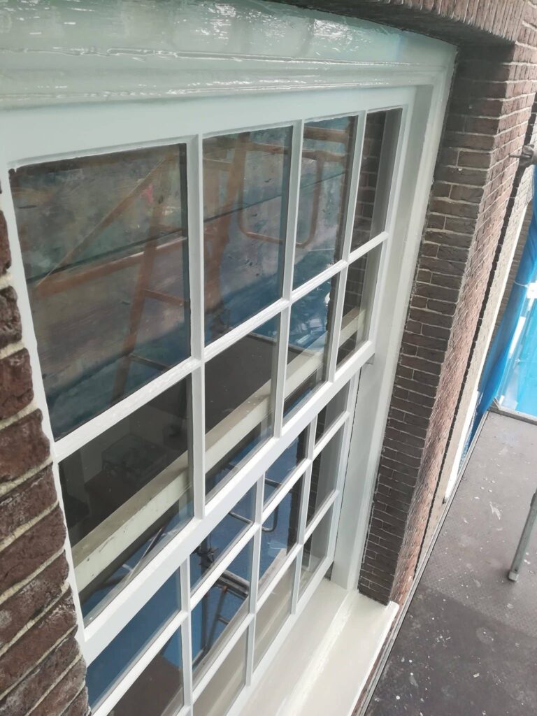l_d05b959022.jpg