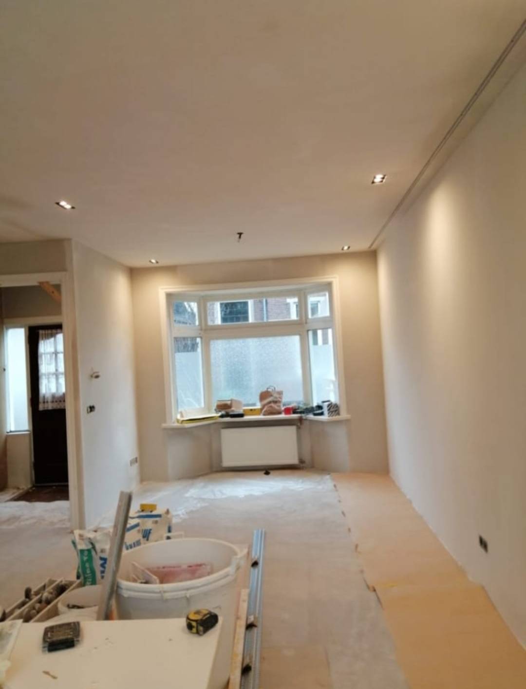 DG STUCADOORS en SCHİLDERS bedrijf Logo