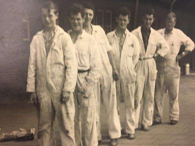 Toussaint Kleurmakers Logo